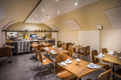 Art Hôtel Batignolles image 2